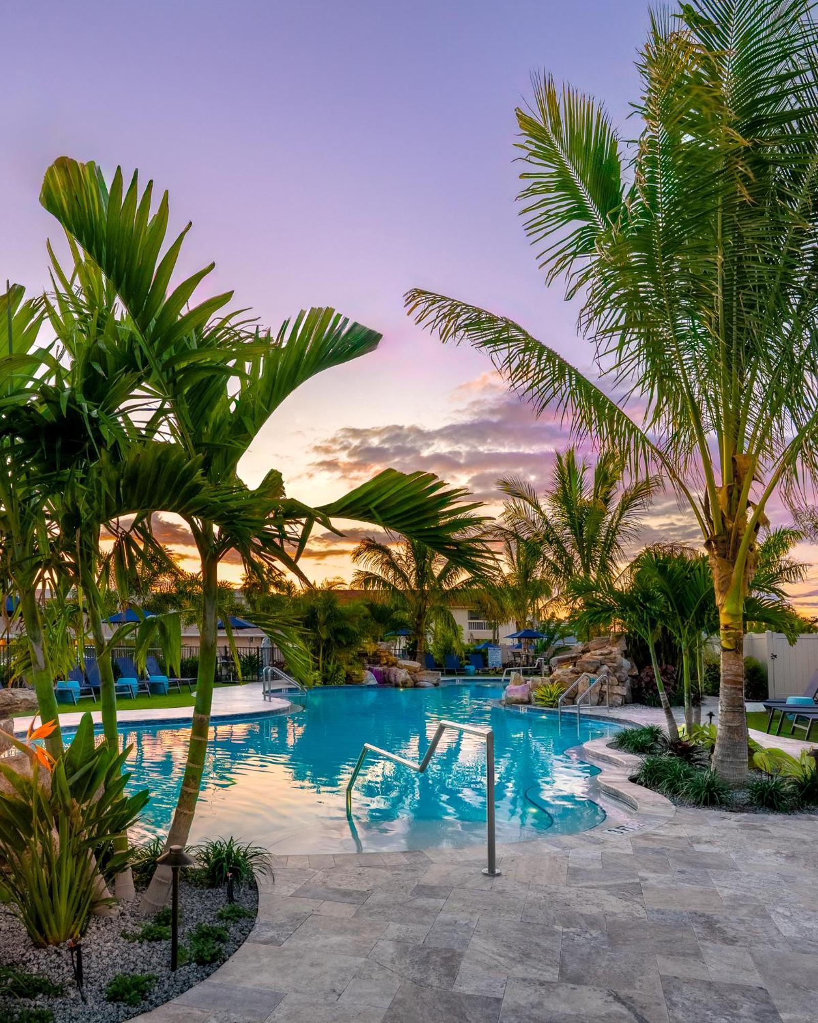 Tropical Beach Resorts - Sarasota Cayo Siesta Exterior foto
